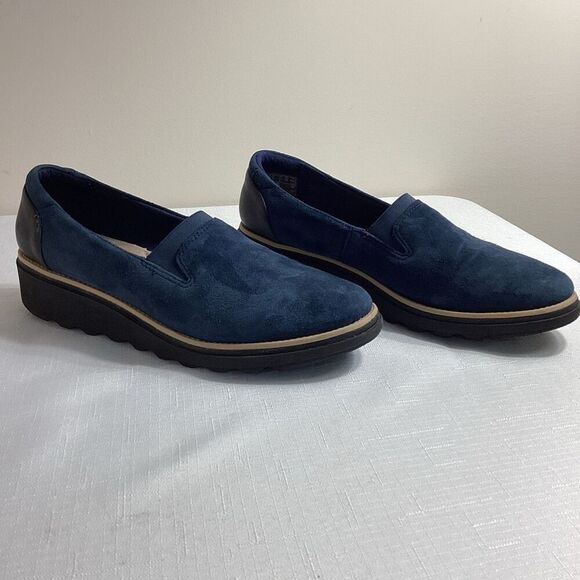 Clarks Women’s Navy Blue Suede Comfort Loafer Size 7.5 - Picture 2 of 13